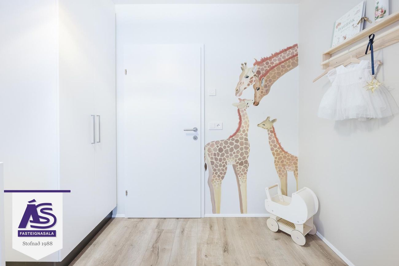 Áshamar 52 - 0110, 221 Hafnarfjörður