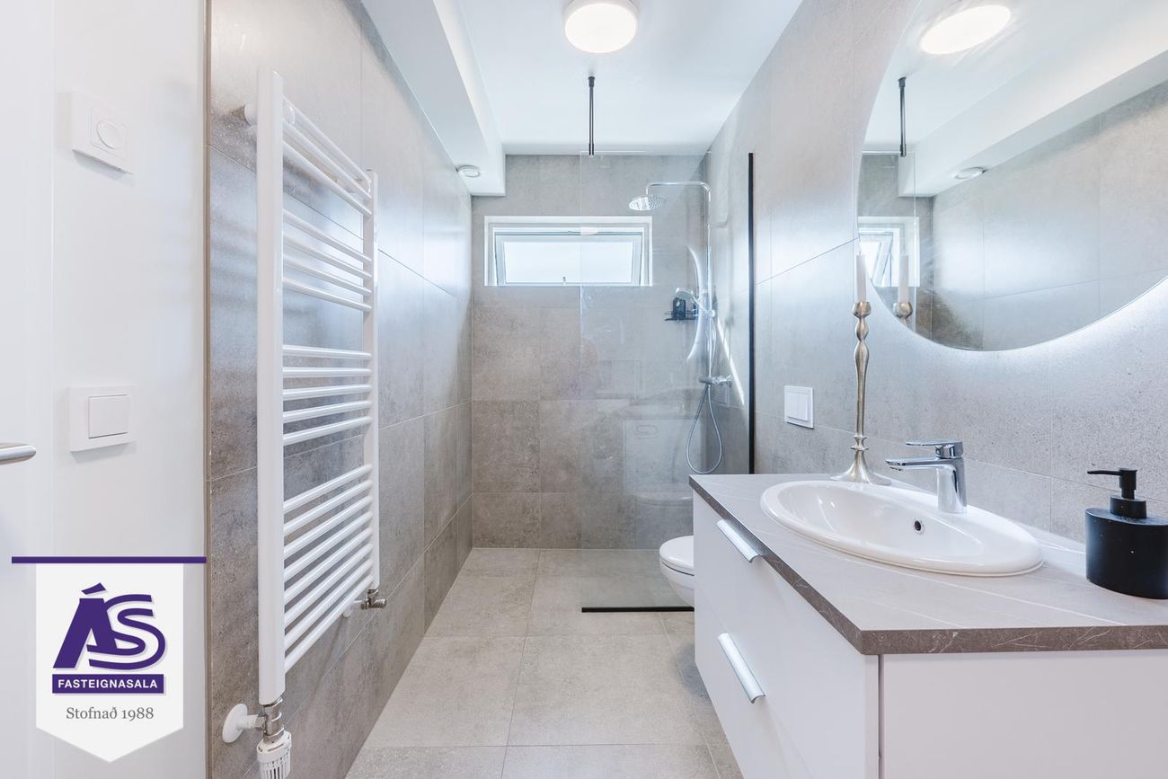 Áshamar 52 - 0110, 221 Hafnarfjörður