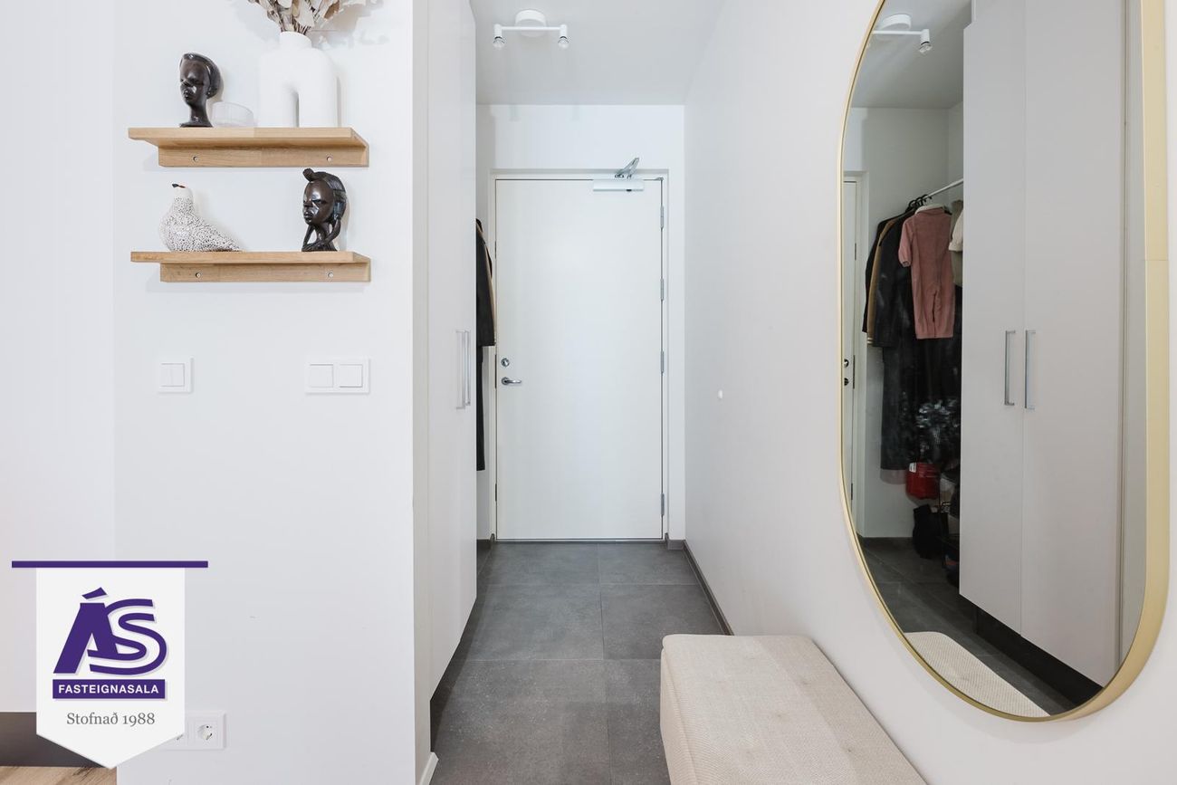 Áshamar 52 - 0110, 221 Hafnarfjörður