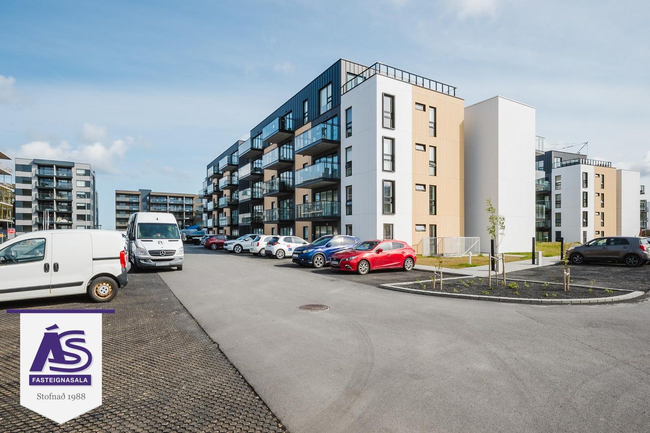 Áshamar 52 - 0110, 221 Hafnarfjörður