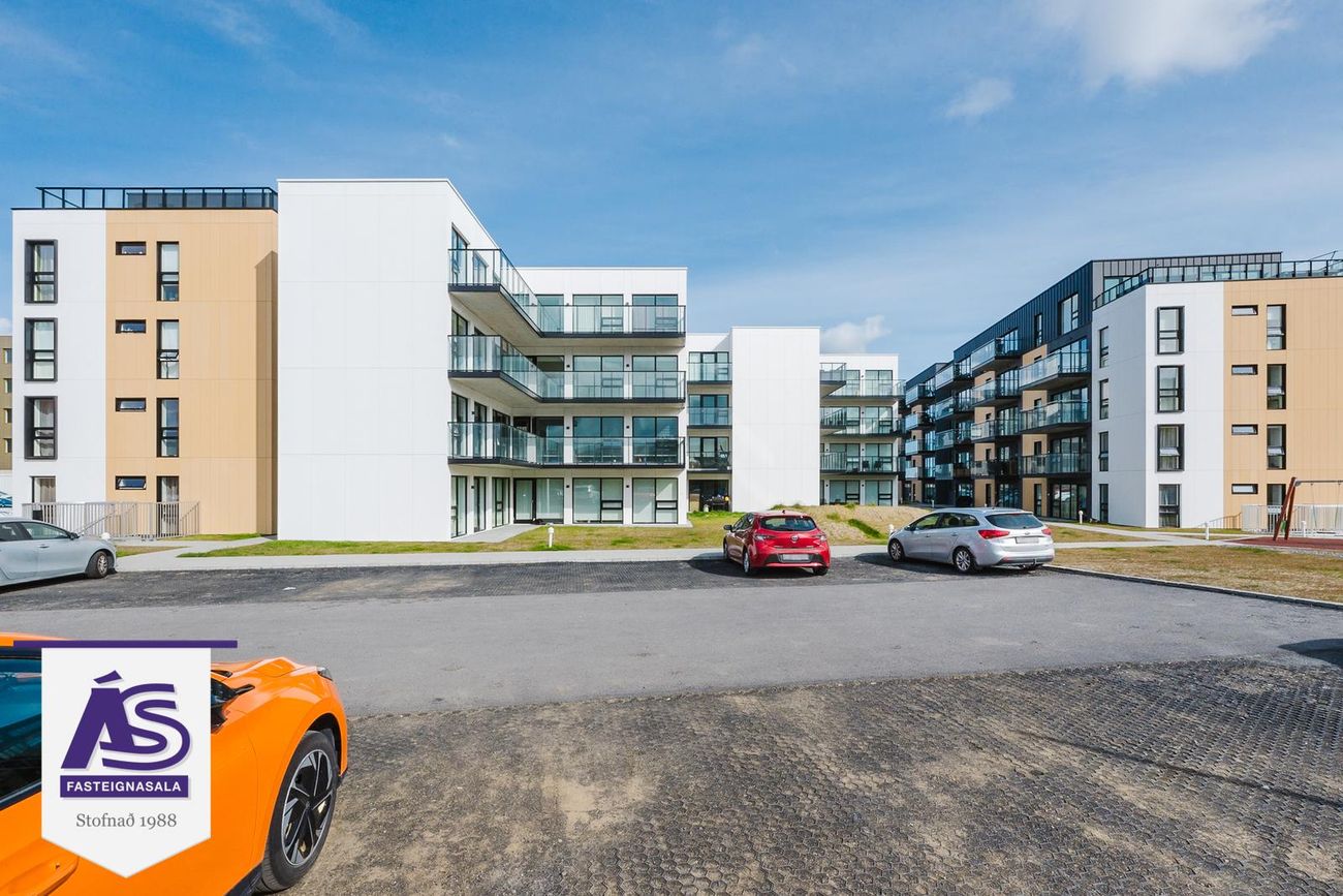 Áshamar 52 - 0110, 221 Hafnarfjörður