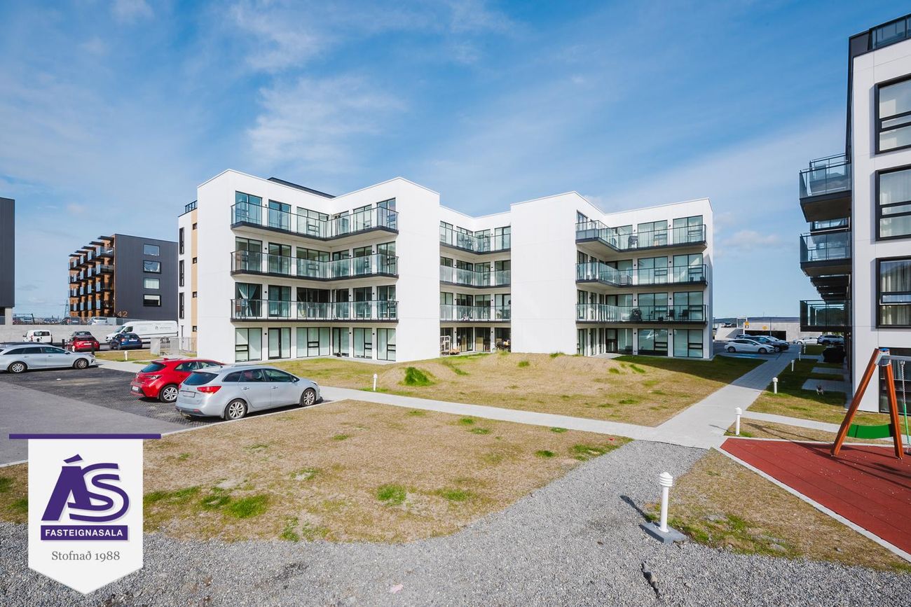 Áshamar 52 - 0110, 221 Hafnarfjörður