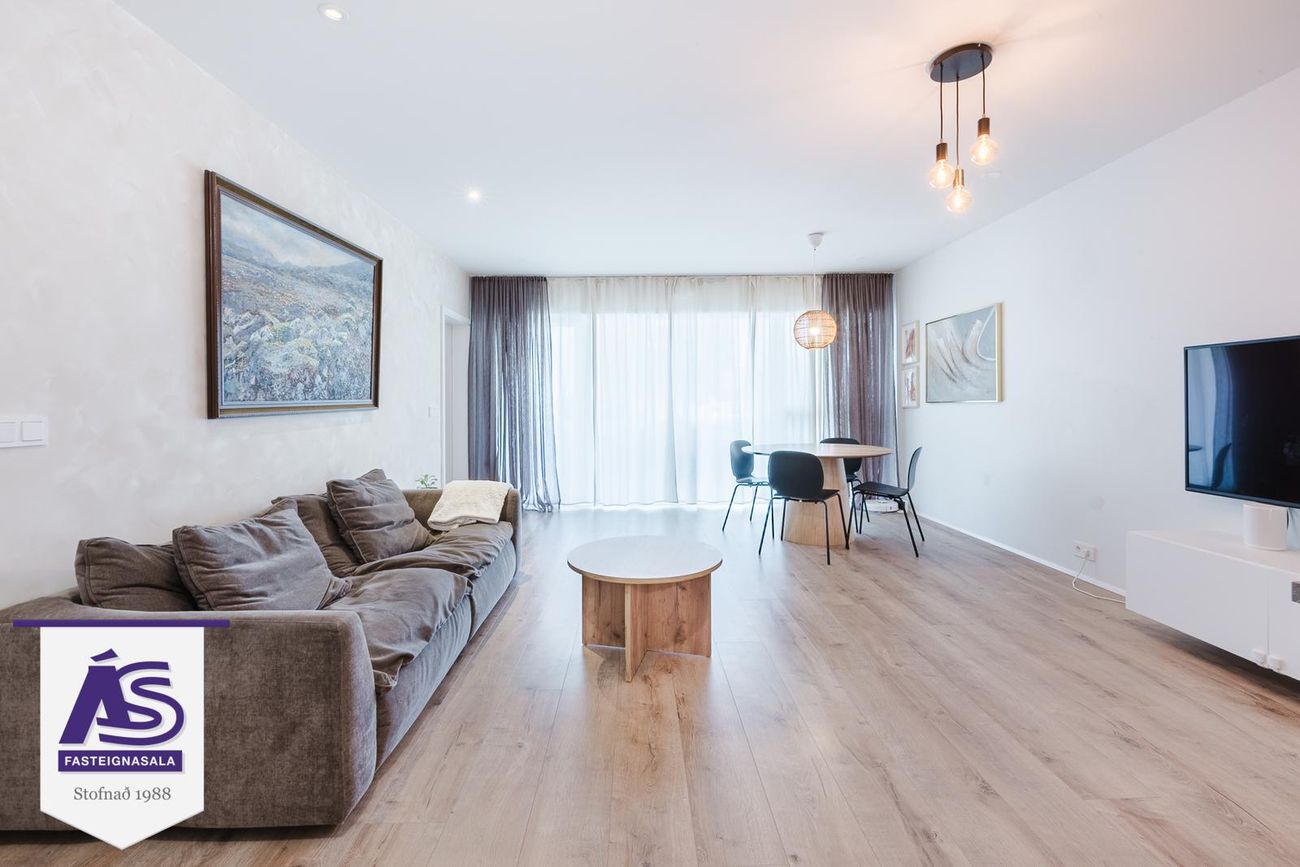 Áshamar 52 - 0110, 221 Hafnarfjörður