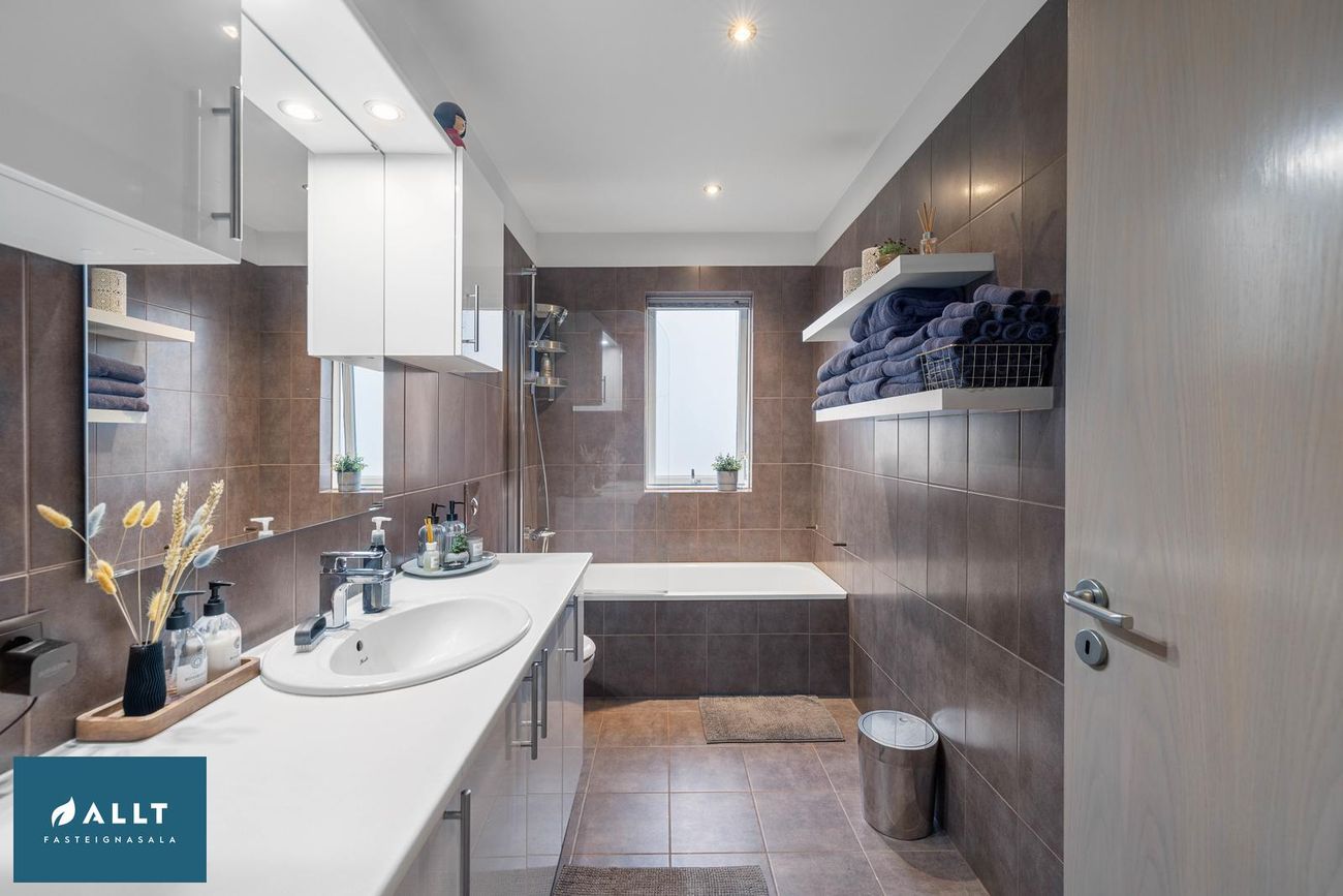 Beykidalur 8 - 0201, 260 Reykjanesbær