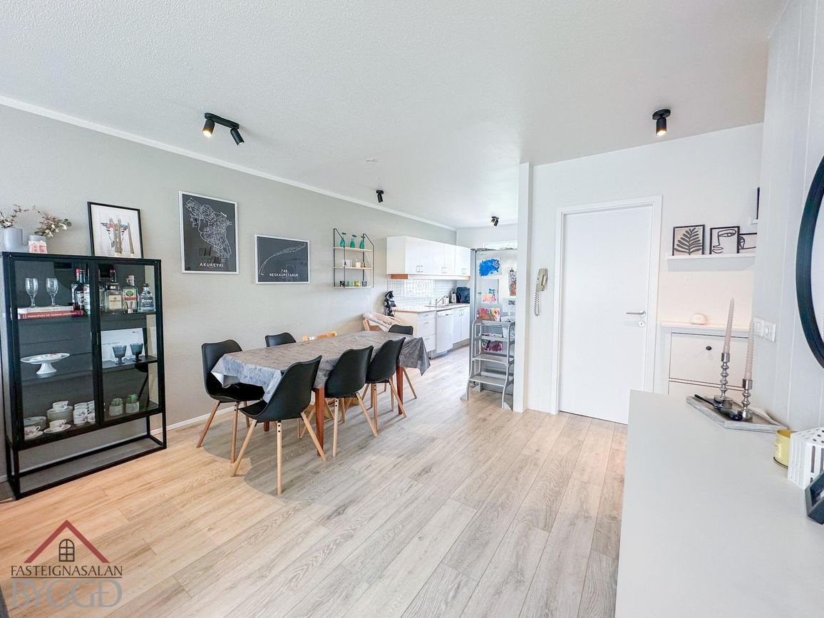 Skarðshlíð 28, 603 Akureyri