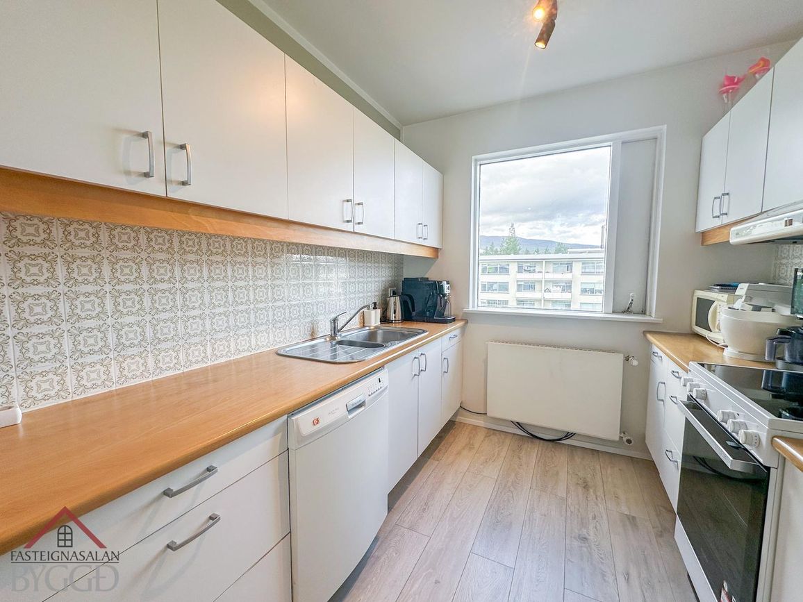 Skarðshlíð 28, 603 Akureyri