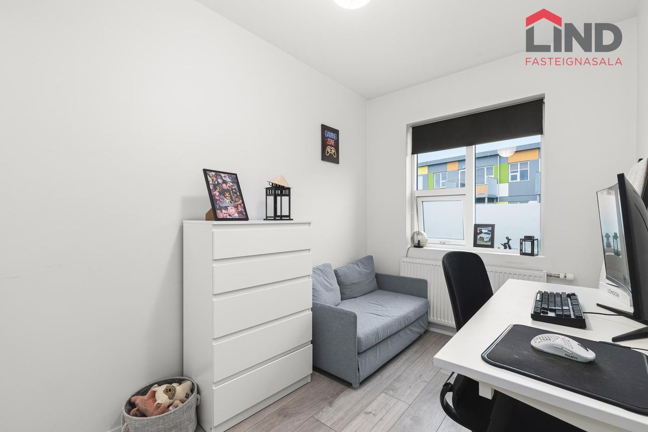 Jöfursbás 11E - 0409, 112 Reykjavík