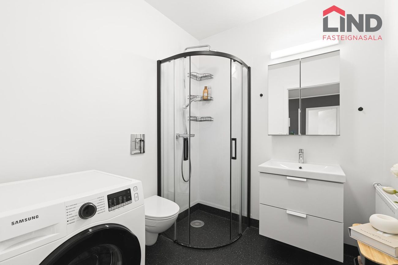 Jöfursbás 11E - 0409, 112 Reykjavík