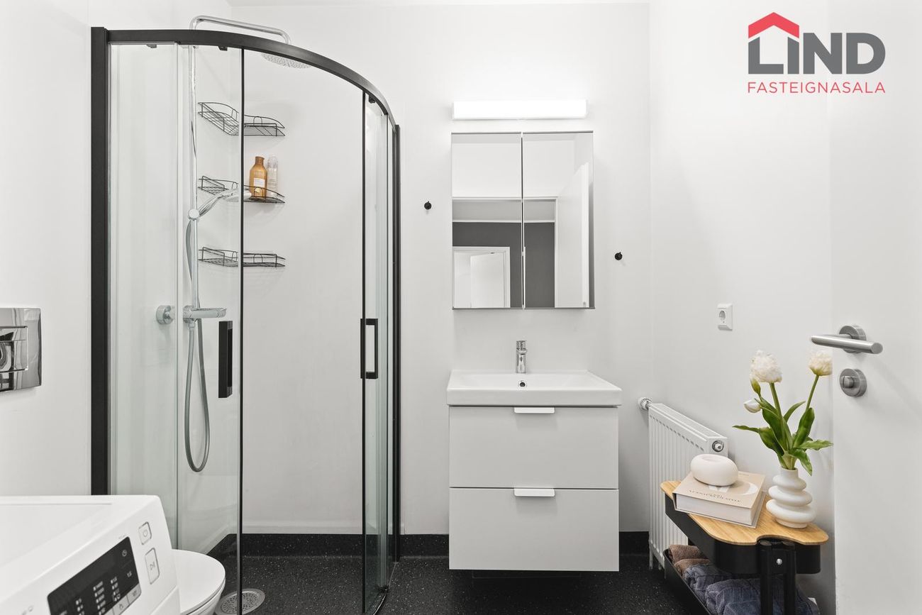 Jöfursbás 11E - 0409, 112 Reykjavík