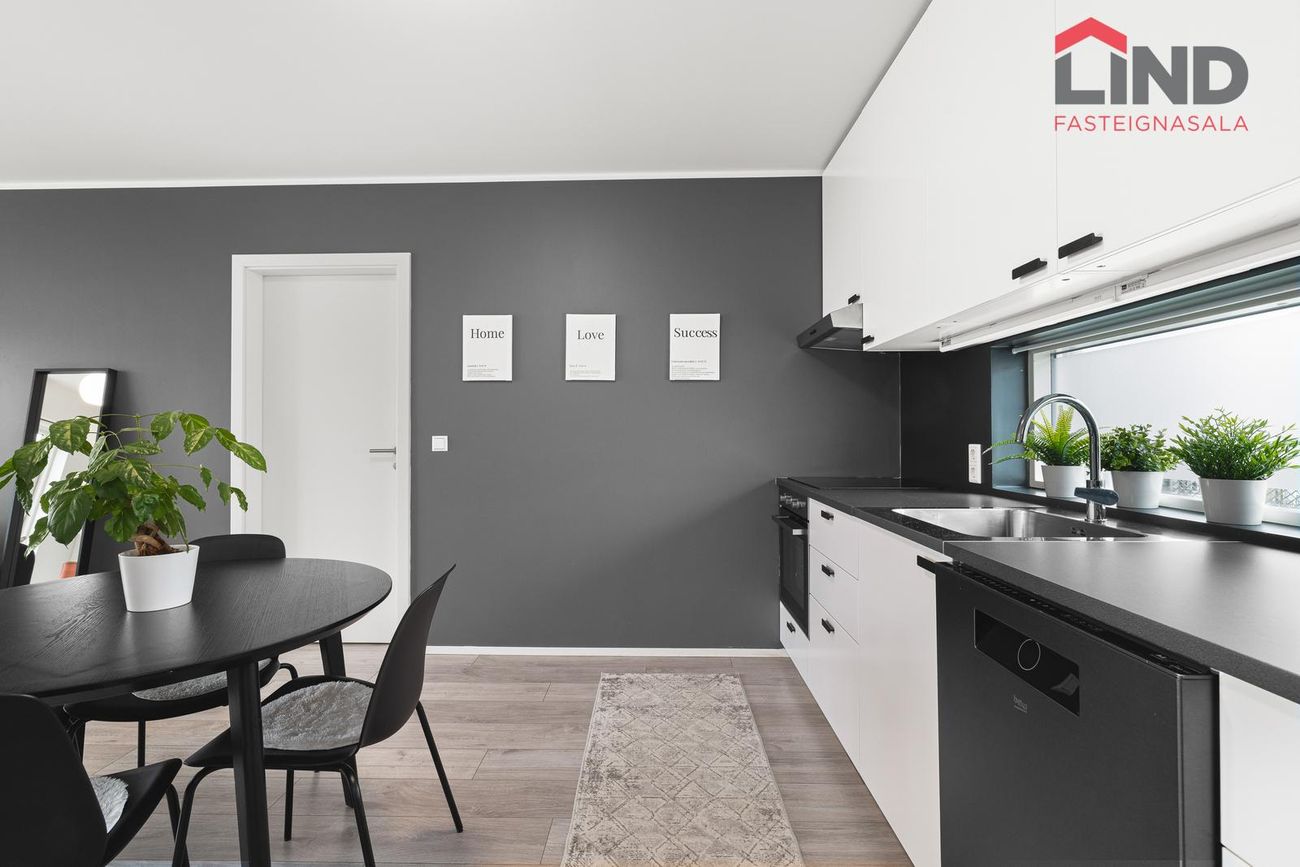 Jöfursbás 11E - 0409, 112 Reykjavík