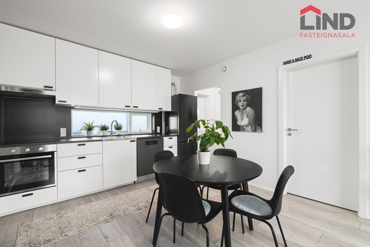 Jöfursbás 11E - 0409, 112 Reykjavík