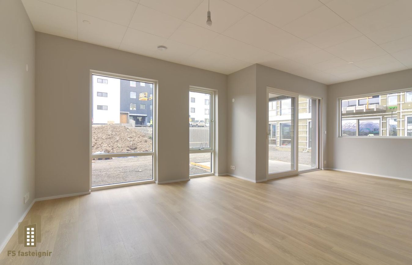 Lækjarmói 8, 603 Akureyri