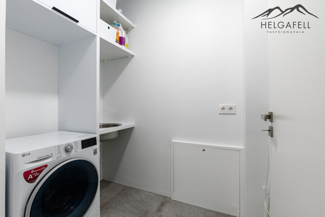 Grensásvegur 1F, 108 Reykjavík