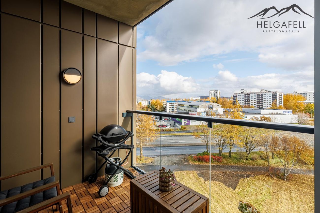 Grensásvegur 1F, 108 Reykjavík