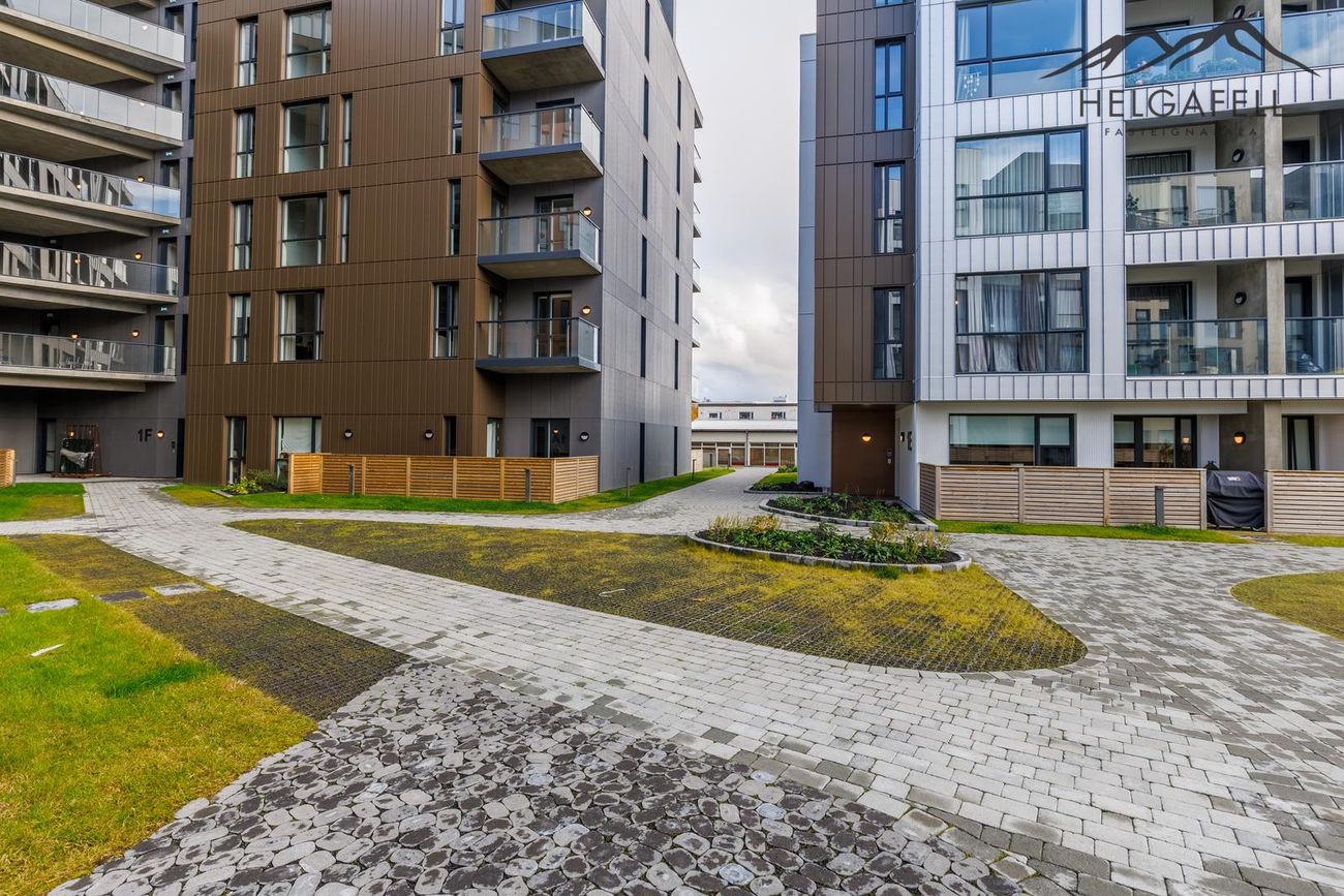 Grensásvegur 1F, 108 Reykjavík