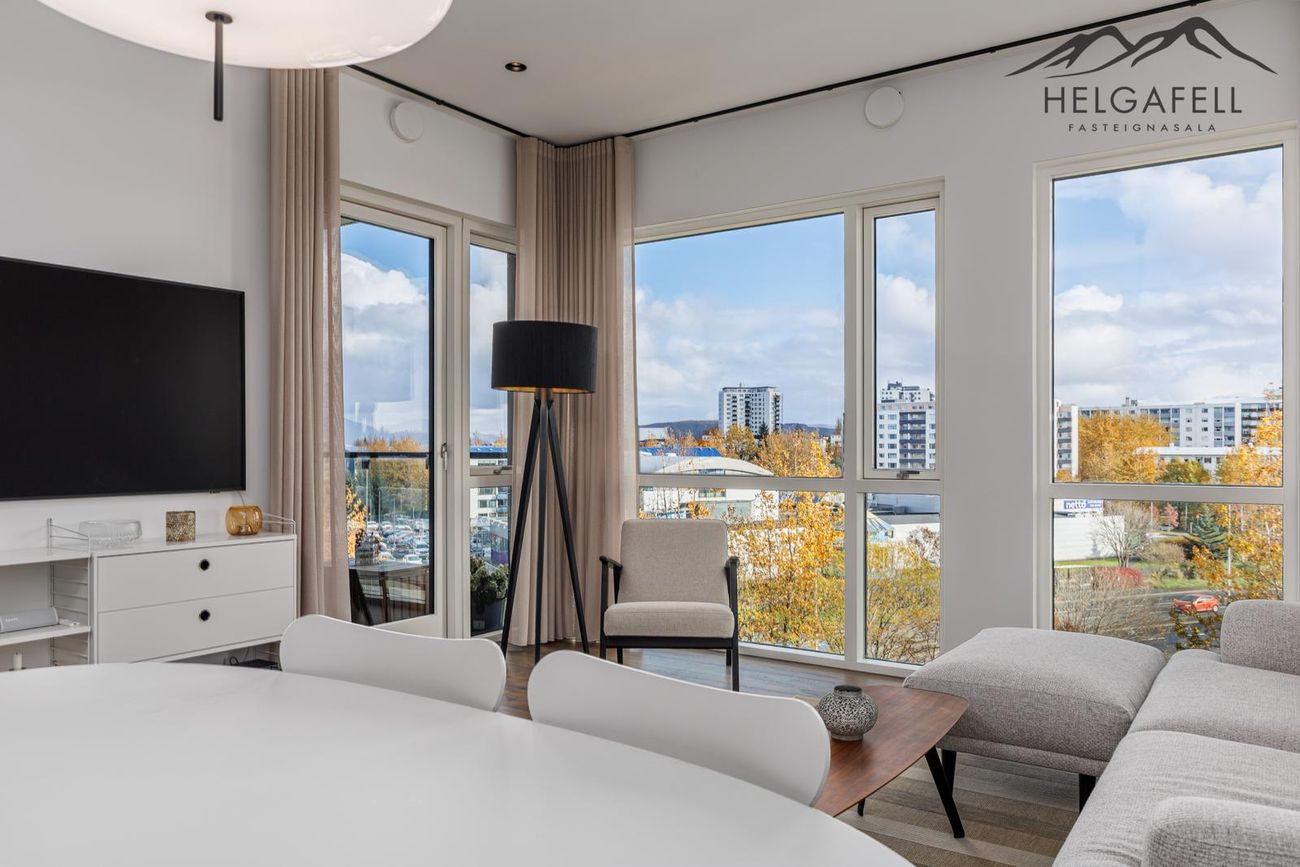 Grensásvegur 1F, 108 Reykjavík