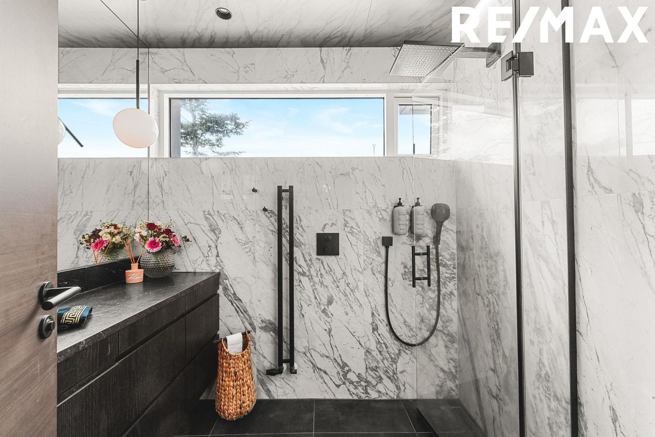 Hvassaleiti 30, 103 Reykjavík