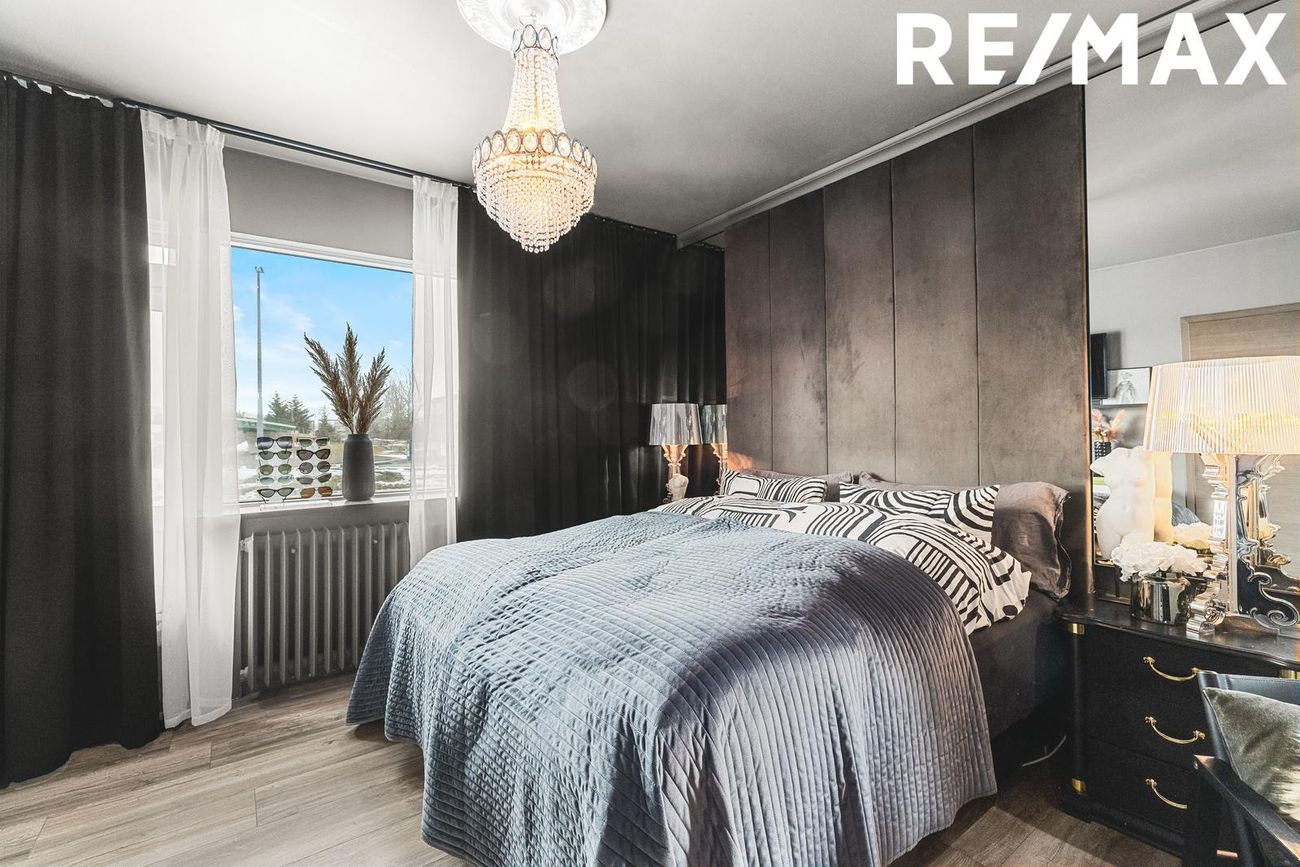 Hvassaleiti 30, 103 Reykjavík