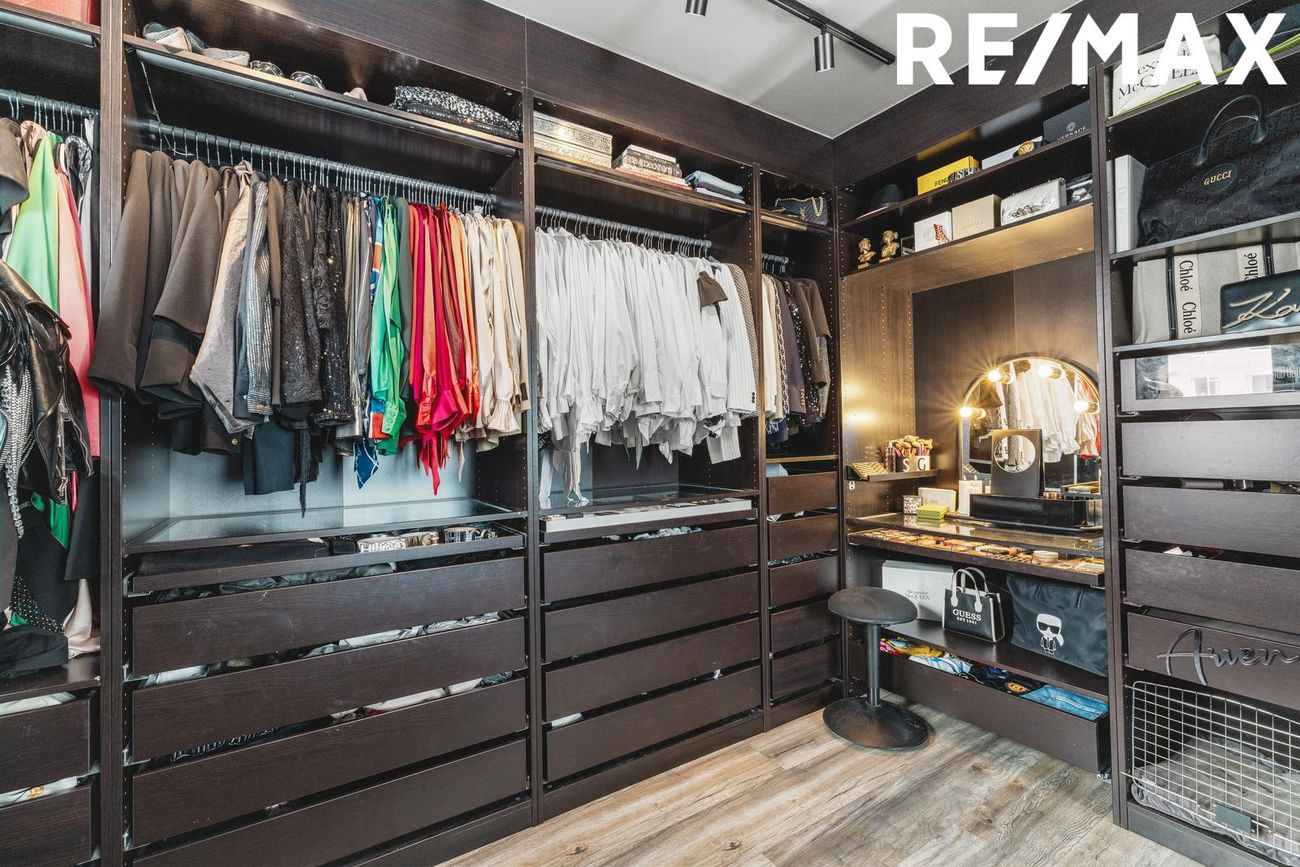 Hvassaleiti 30, 103 Reykjavík