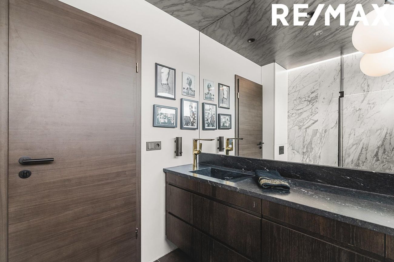 Hvassaleiti 30, 103 Reykjavík