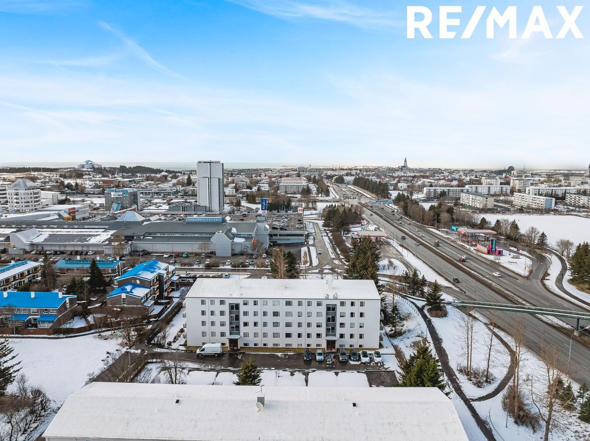 Hvassaleiti 30, 103 Reykjavík