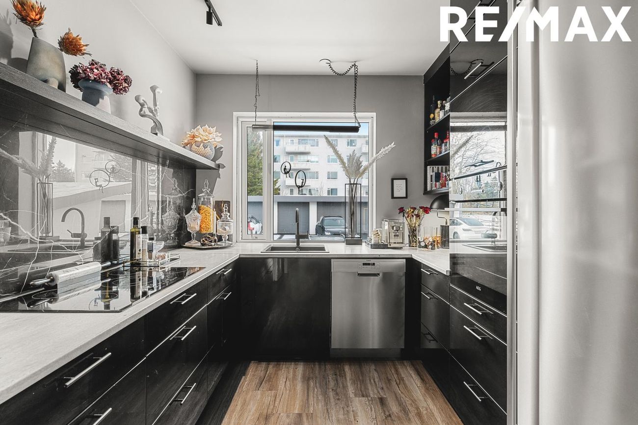 Hvassaleiti 30, 103 Reykjavík