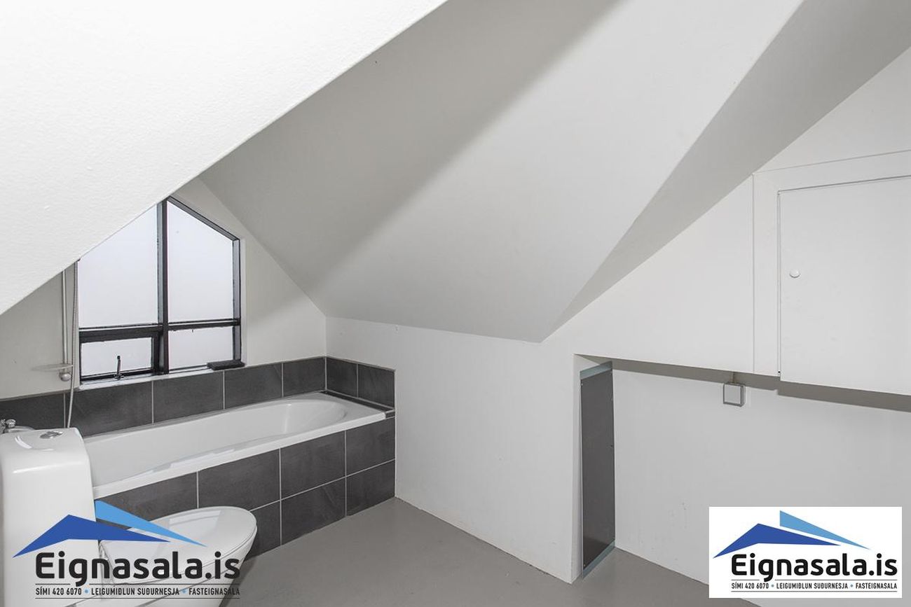 Kirkjuteigur 5 - 0201, 230 Reykjanesbær