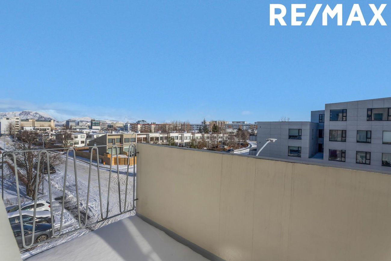 Álftamýri 32, 108 Reykjavík