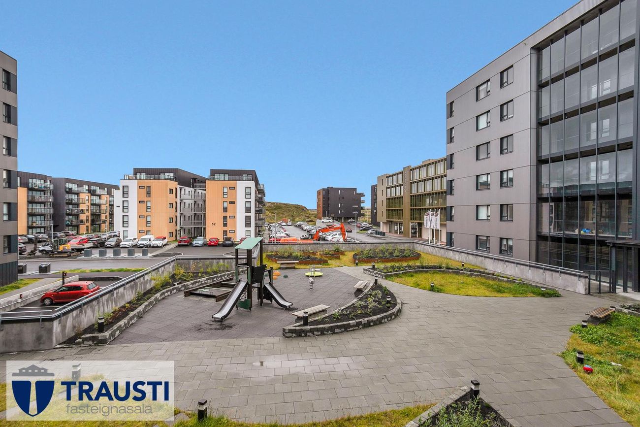 Áshamar 4, 221 Hafnarfjörður