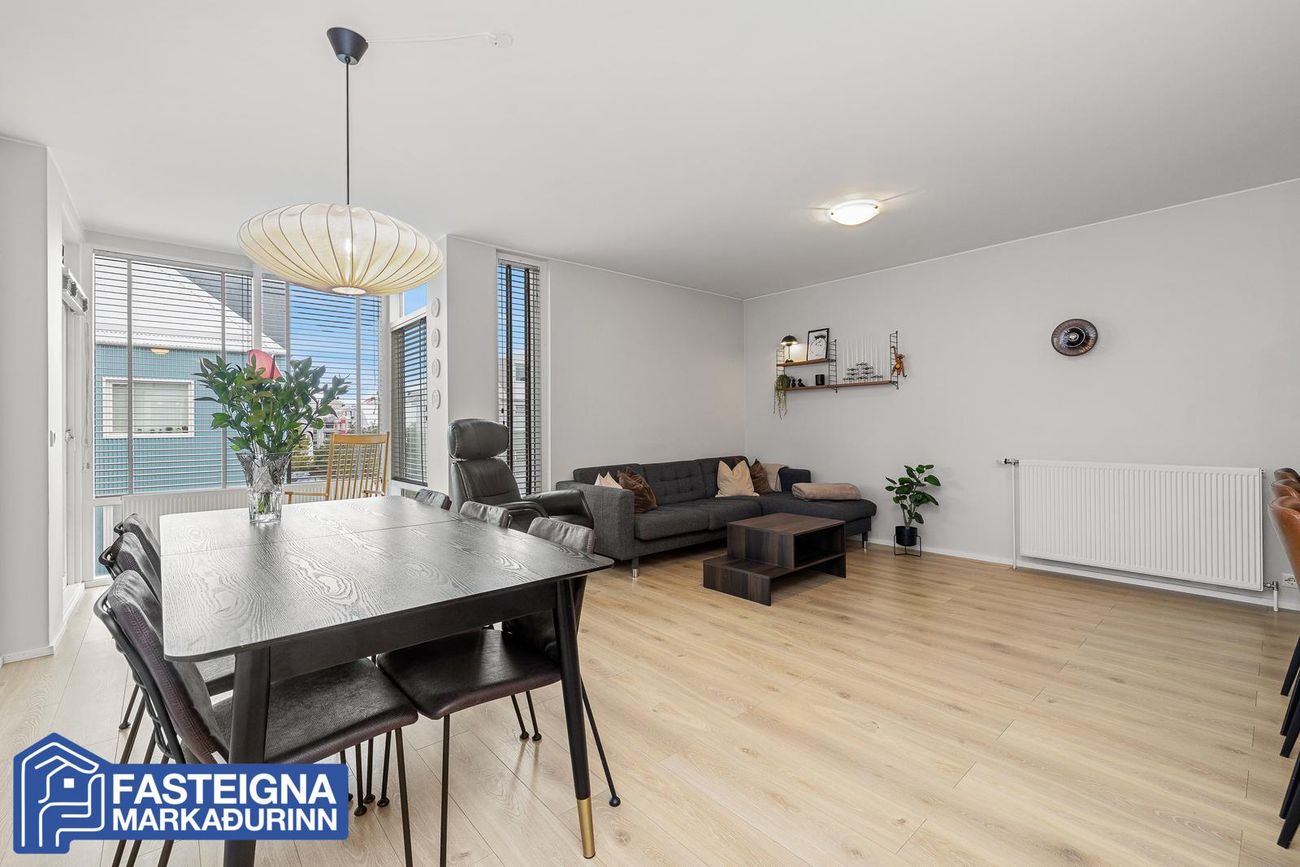 Naustabryggja 4, 110 Reykjavík