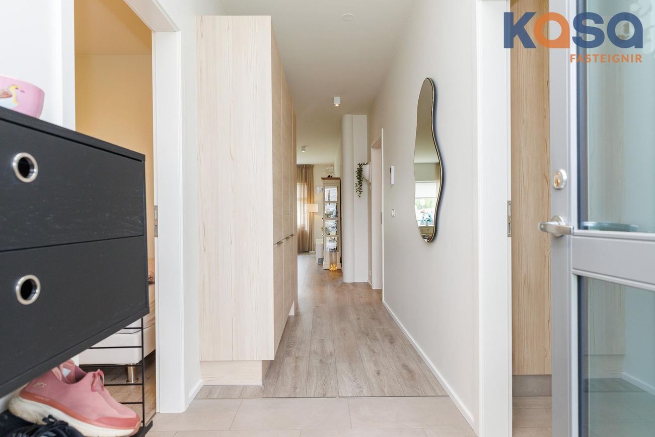 Kjarnagata 57, 600 Akureyri