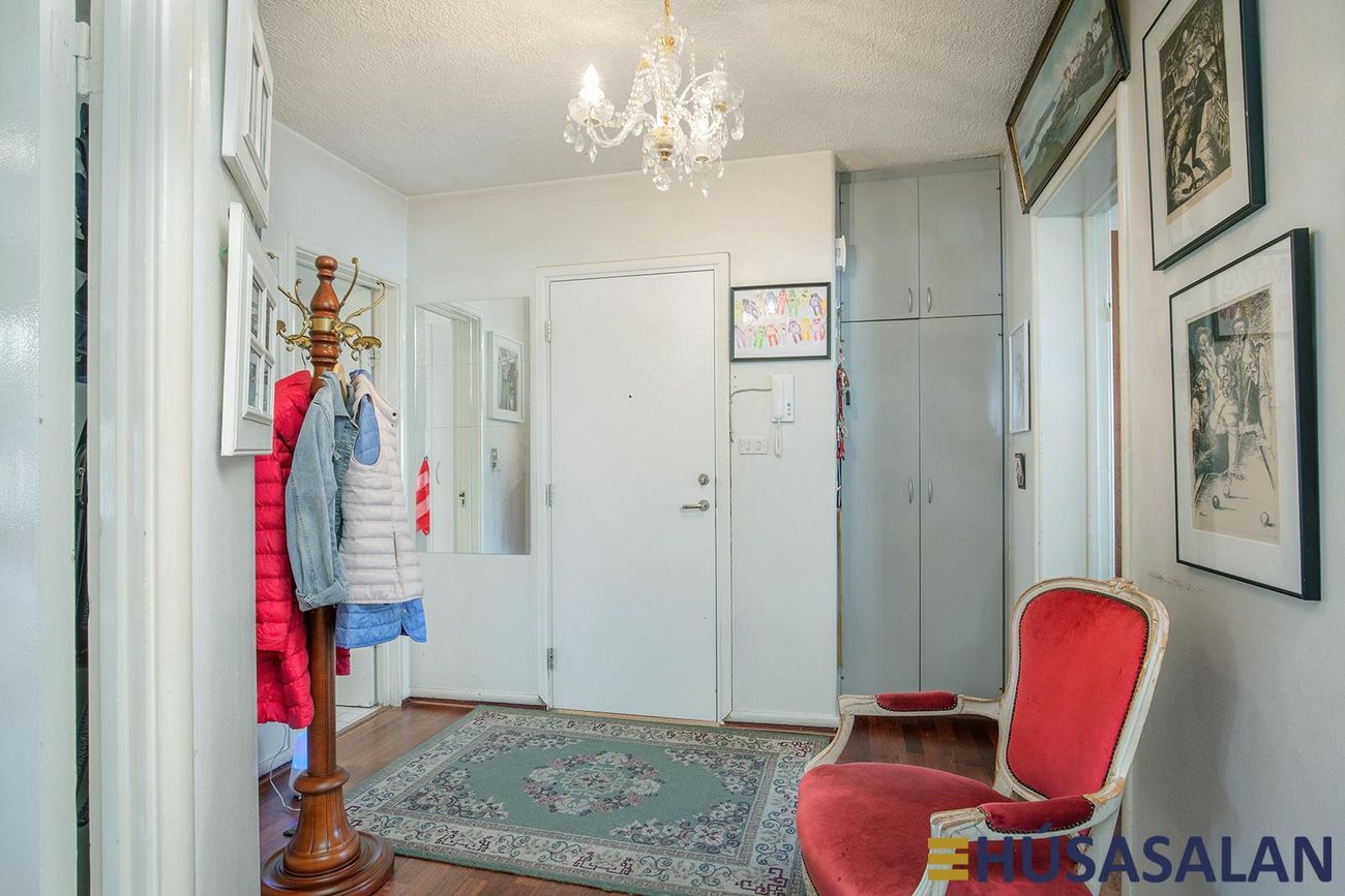 Eskihlíð 16, 105 Reykjavík