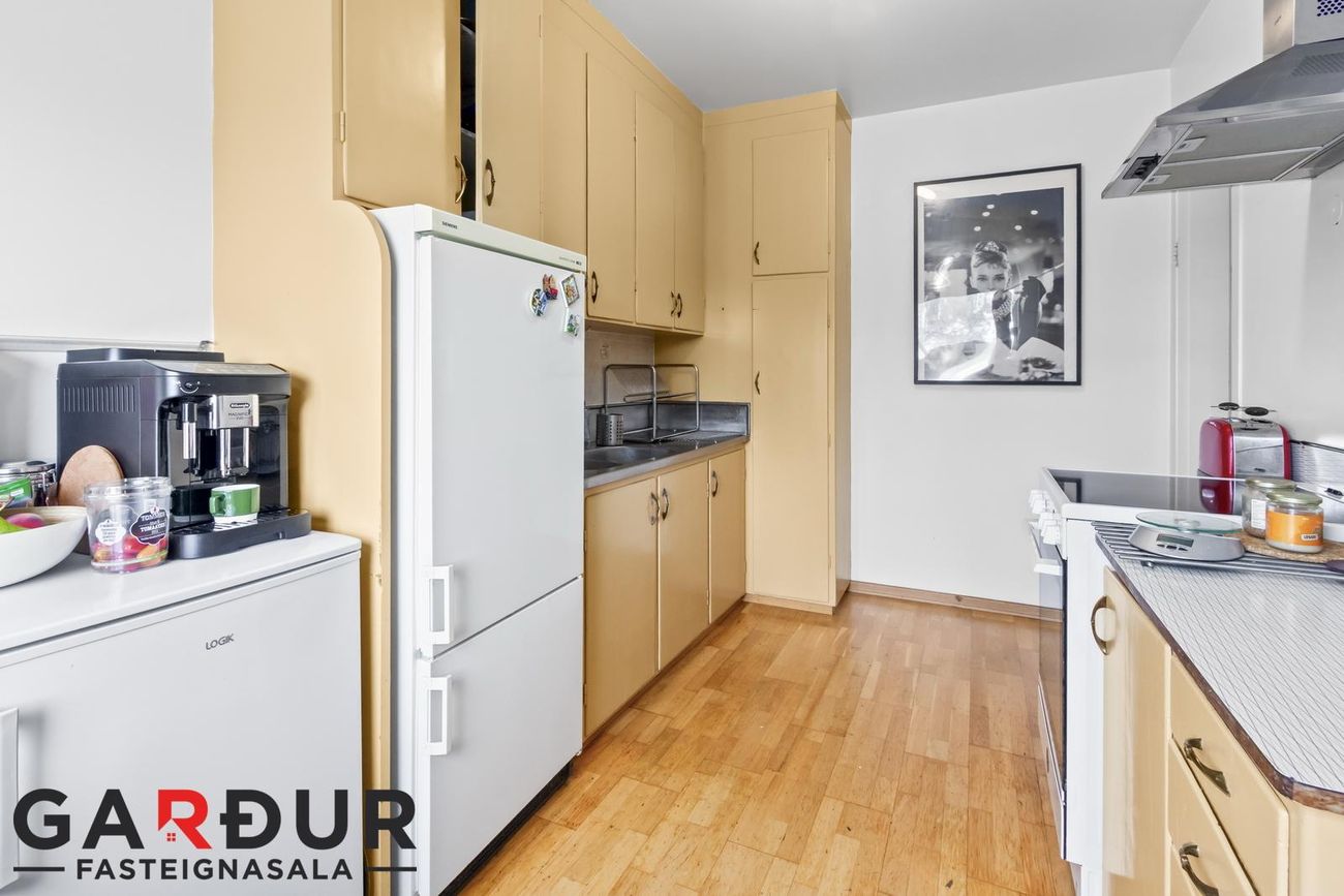 Gnoðarvogur 28, 104 Reykjavík