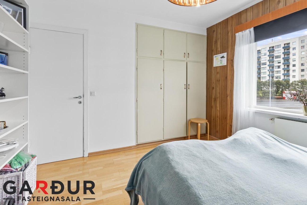 Gnoðarvogur 28, 104 Reykjavík