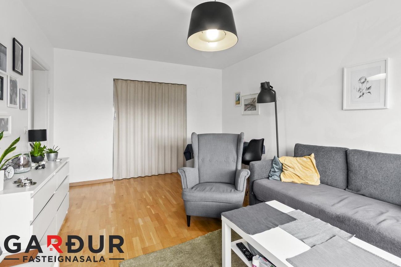 Gnoðarvogur 28, 104 Reykjavík