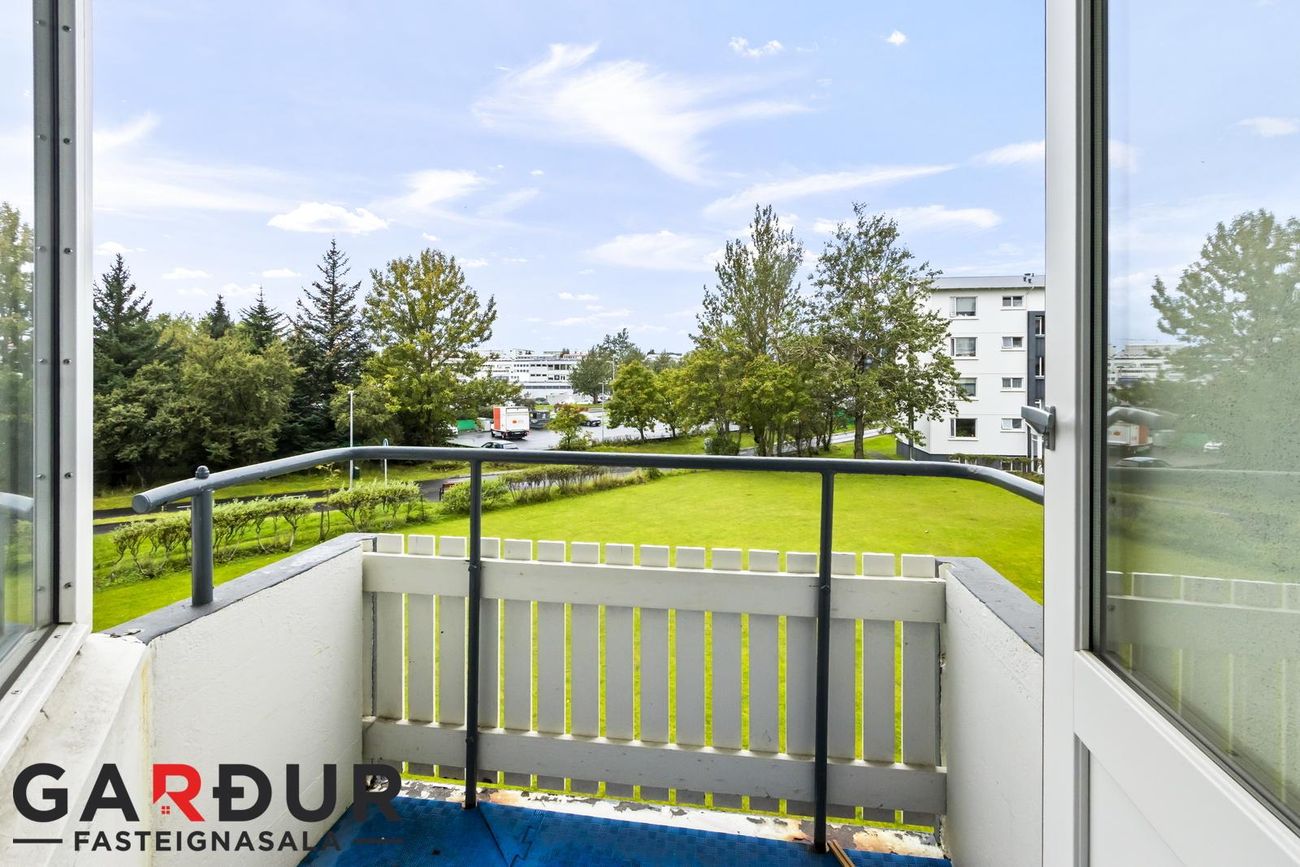 Gnoðarvogur 28, 104 Reykjavík