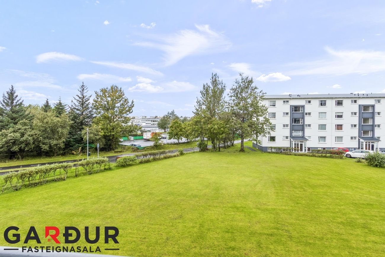 Gnoðarvogur 28, 104 Reykjavík