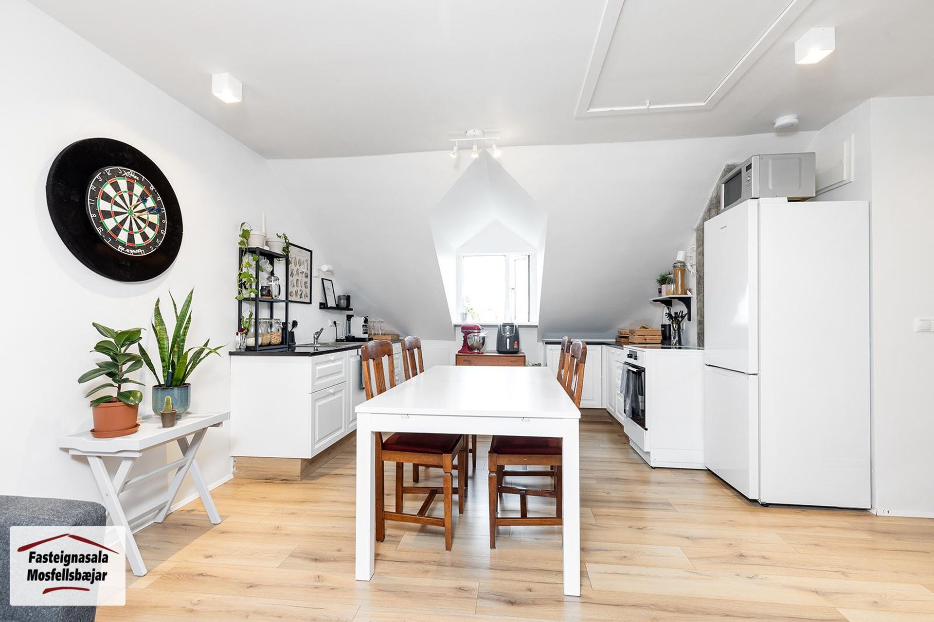Drápuhlíð 48, 105 Reykjavík