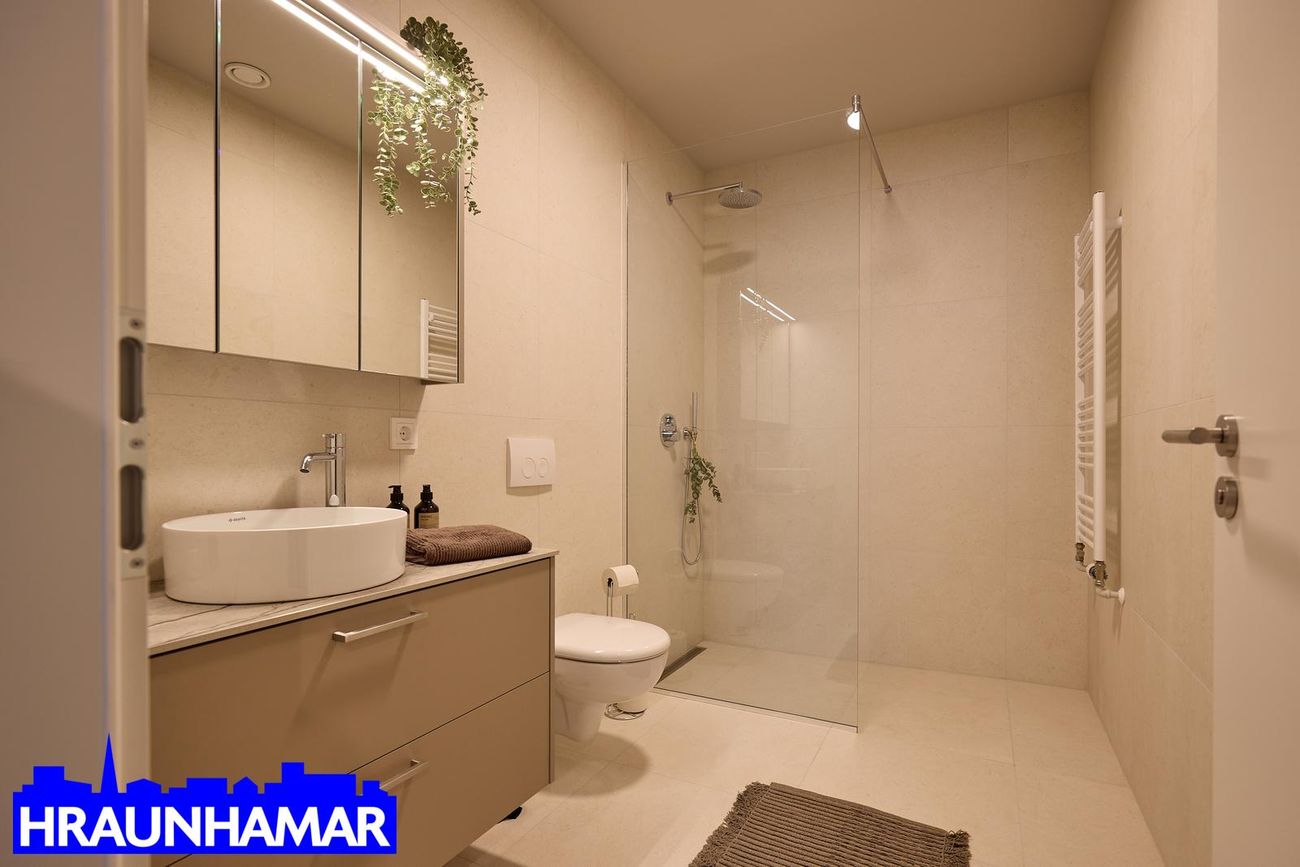 Baughamar 5, 221 Hafnarfjörður