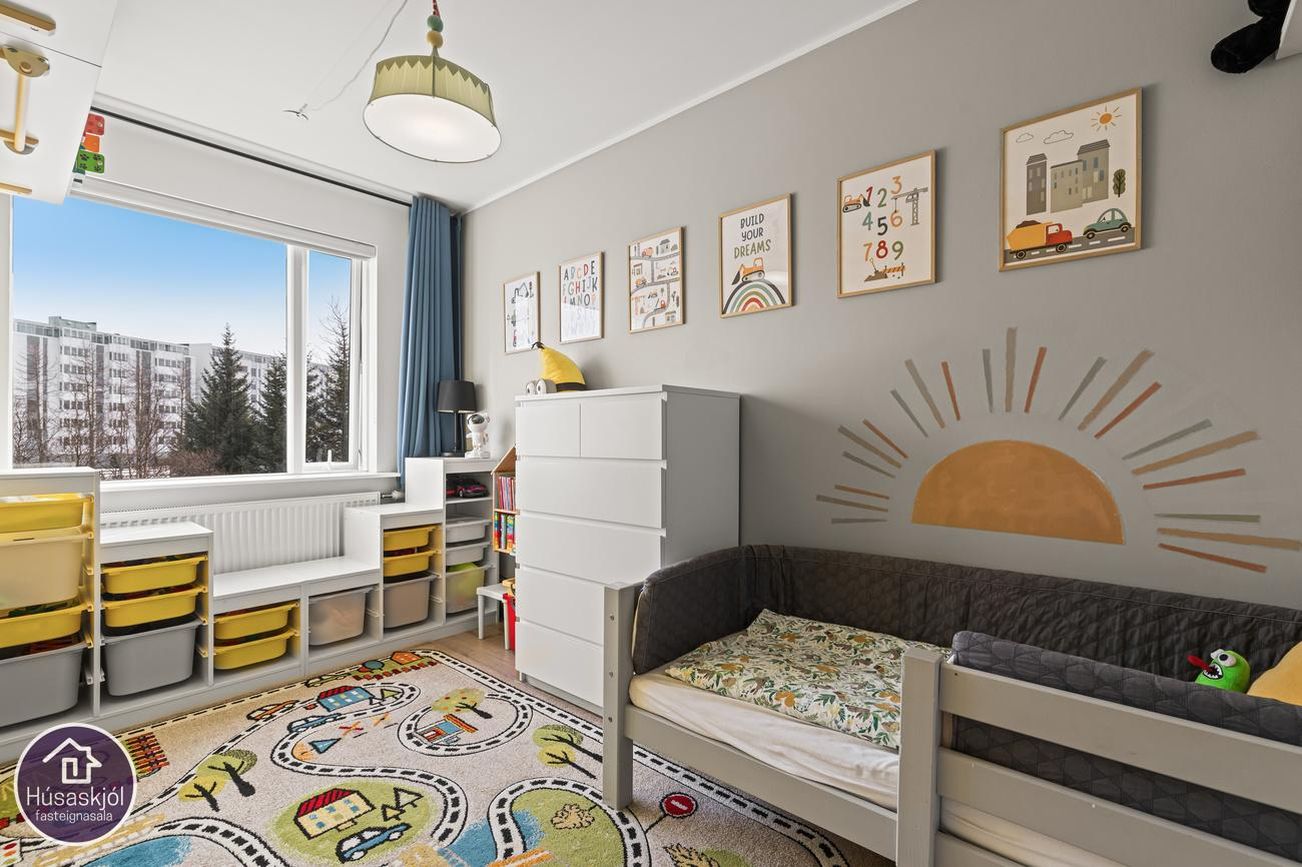 Dúfnahólar 2 - 0305, 111 Reykjavík