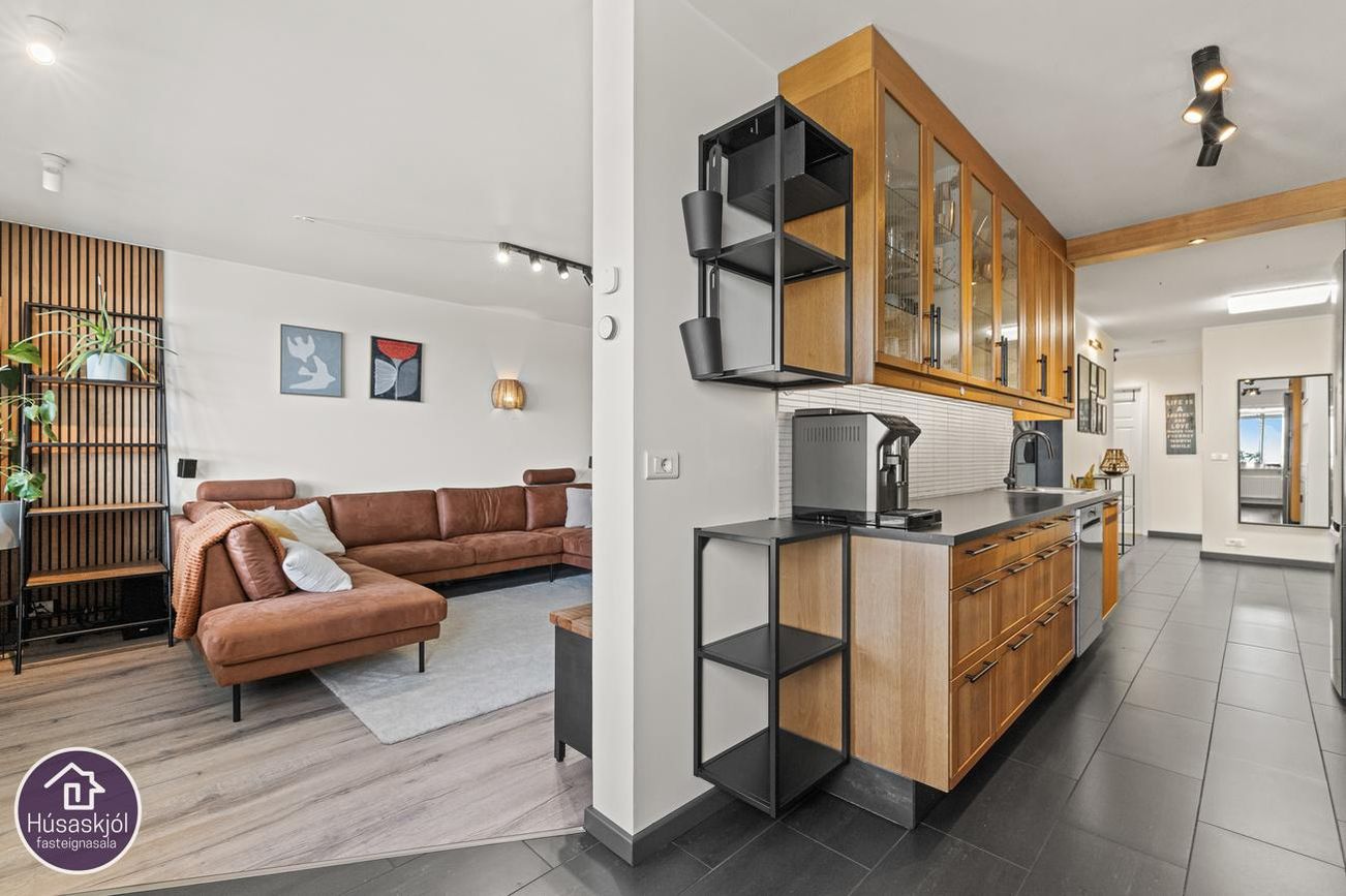 Dúfnahólar 2 - 0305, 111 Reykjavík