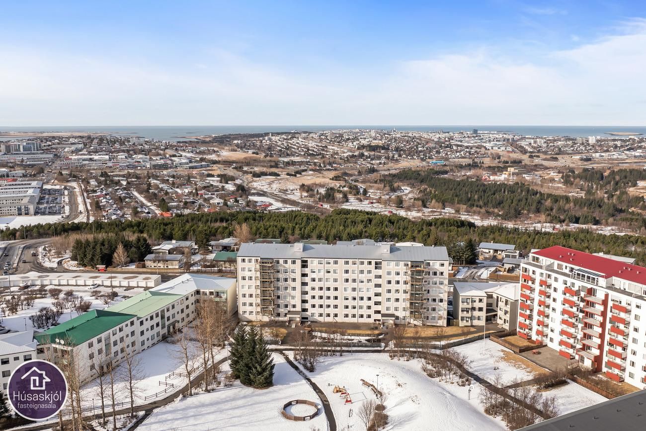 Dúfnahólar 2 - 0305, 111 Reykjavík