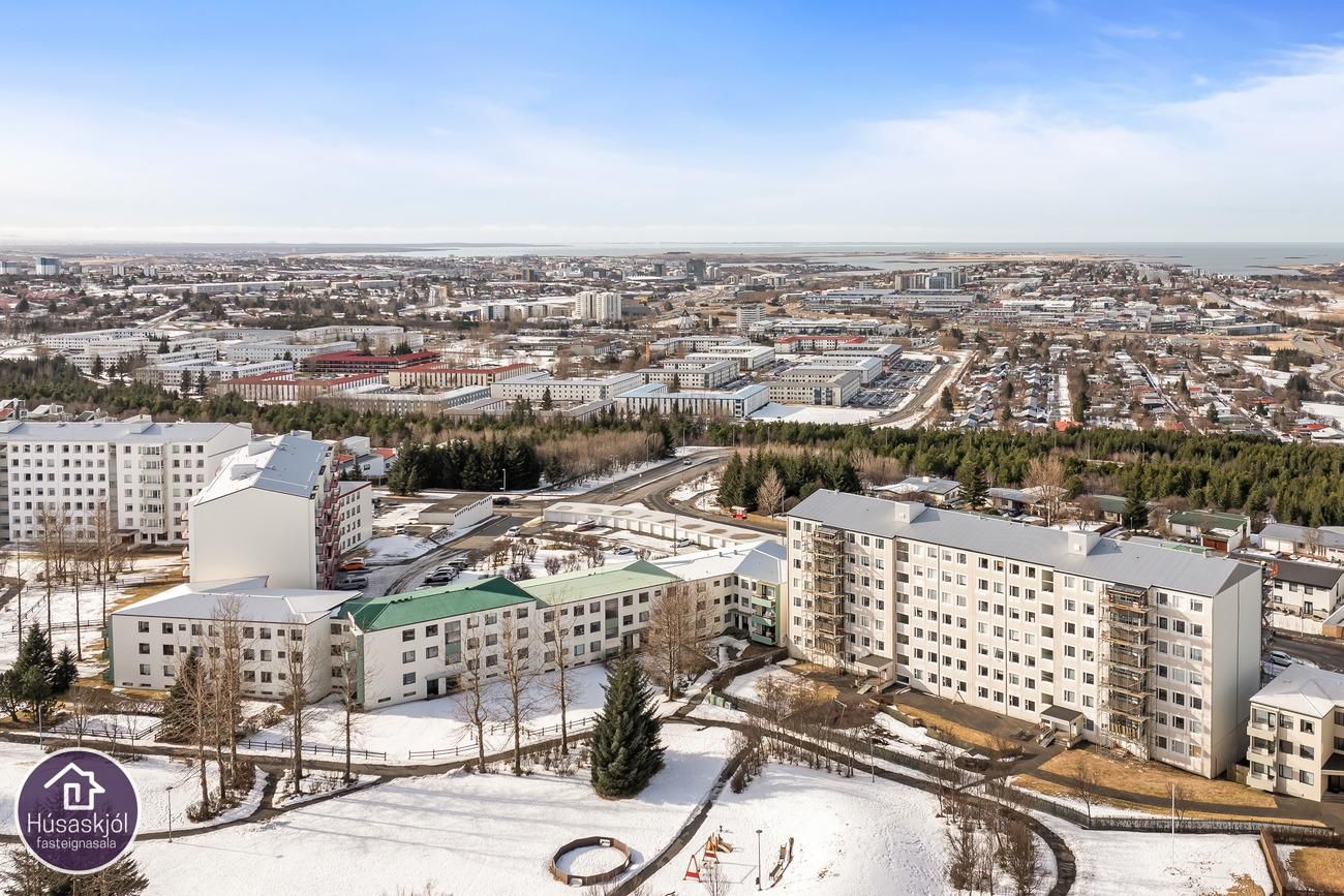 Dúfnahólar 2 - 0305, 111 Reykjavík