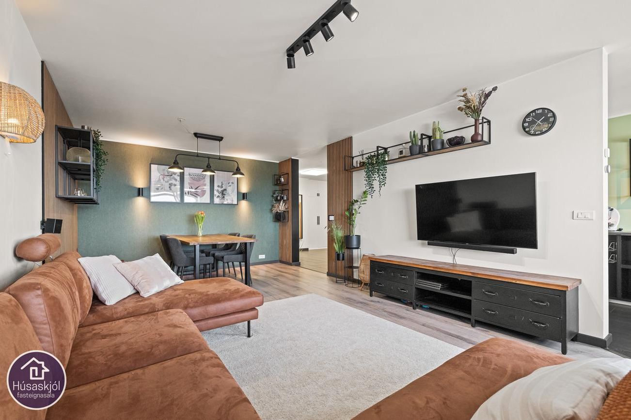 Dúfnahólar 2 - 0305, 111 Reykjavík