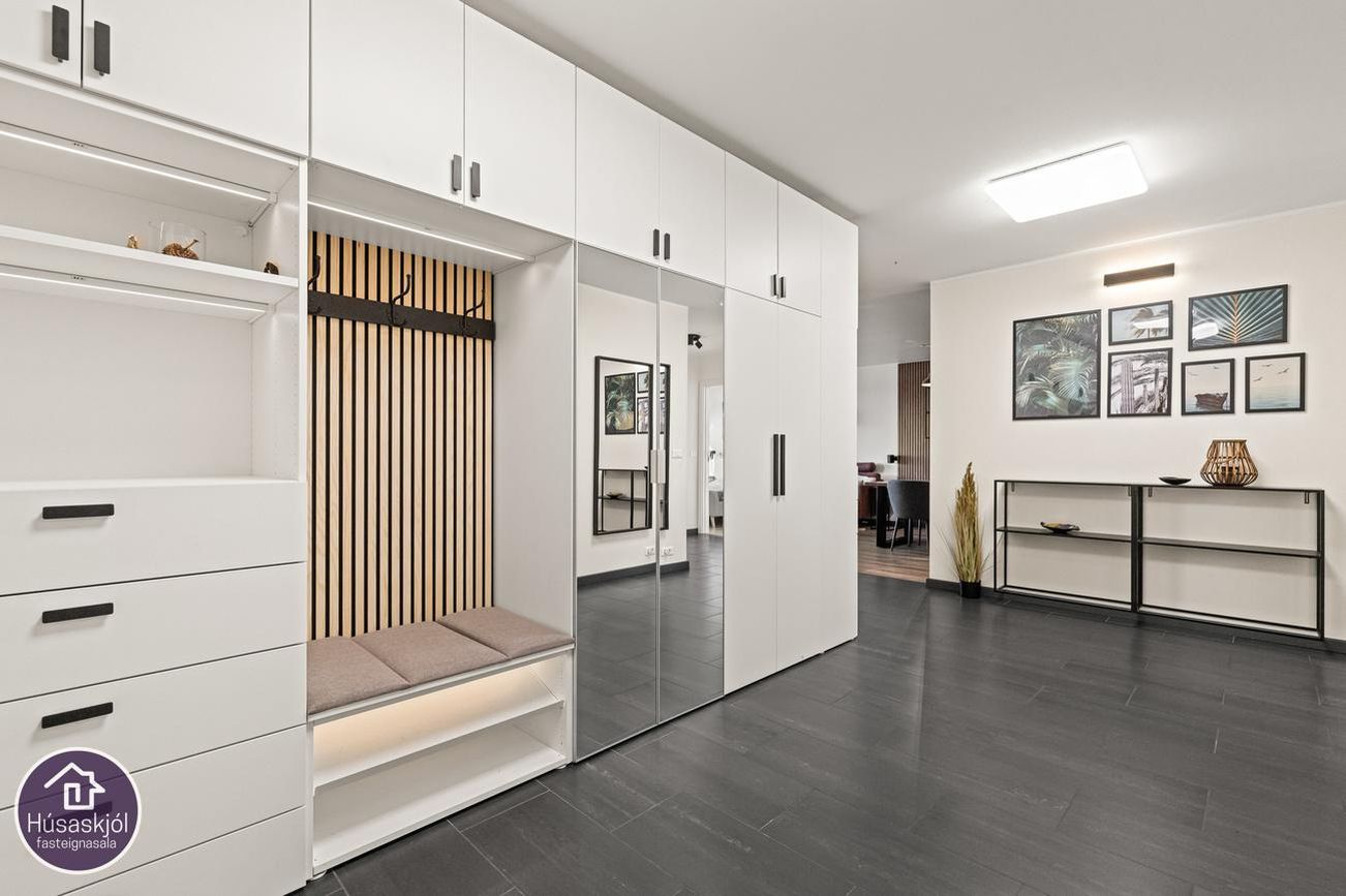 Dúfnahólar 2 - 0305, 111 Reykjavík