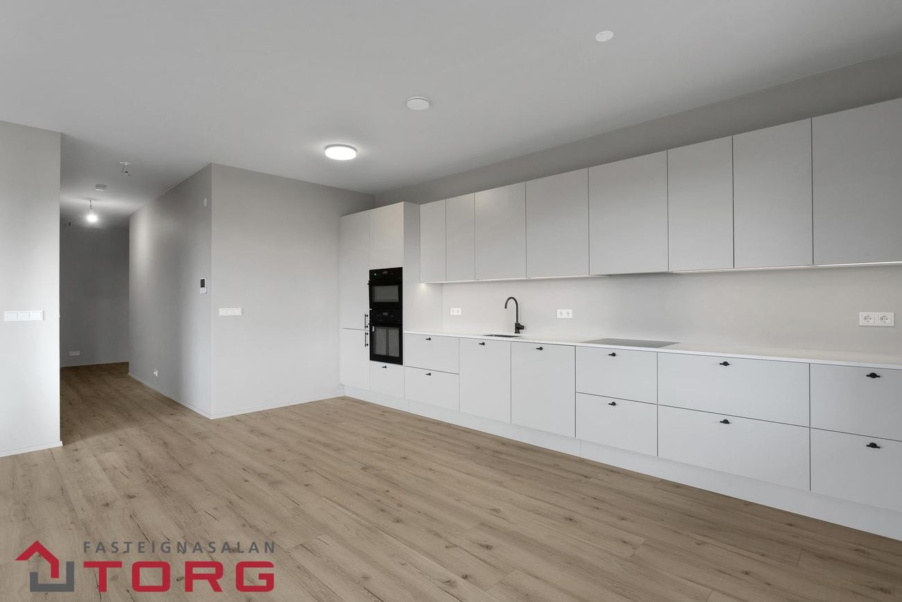 Lautargata 5, 210 Garðabær