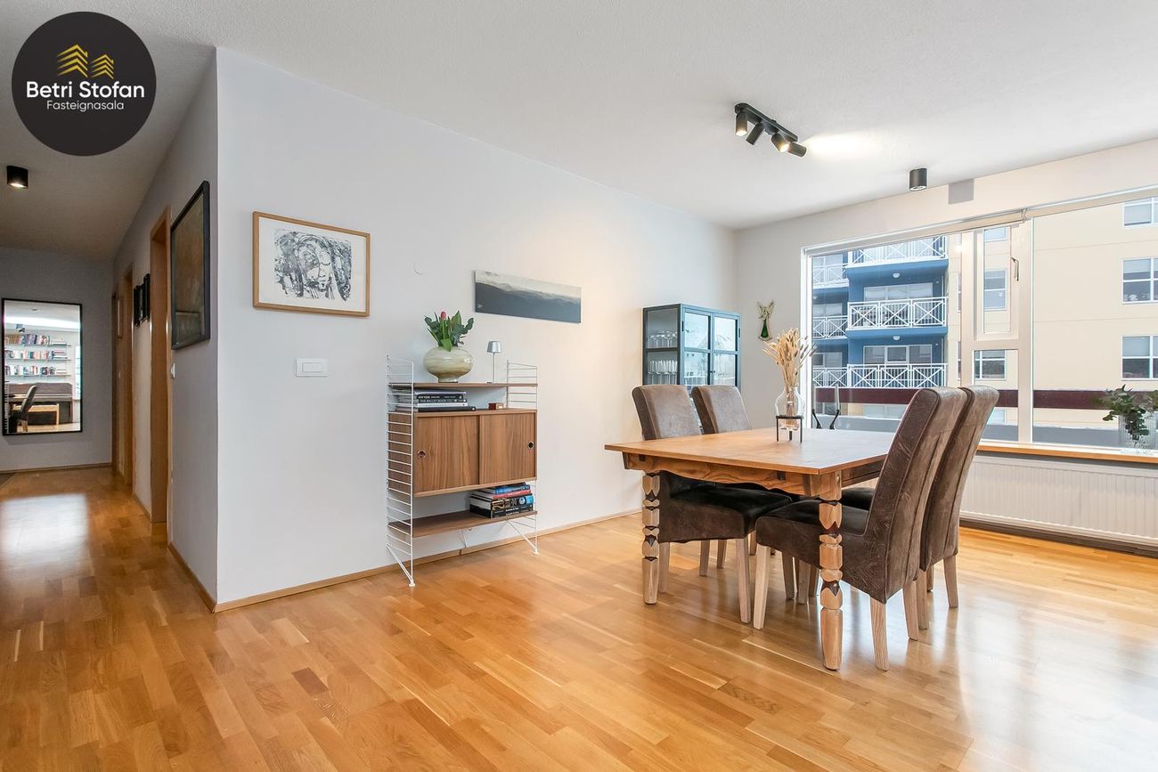 Álagrandi 8, 107 Reykjavík