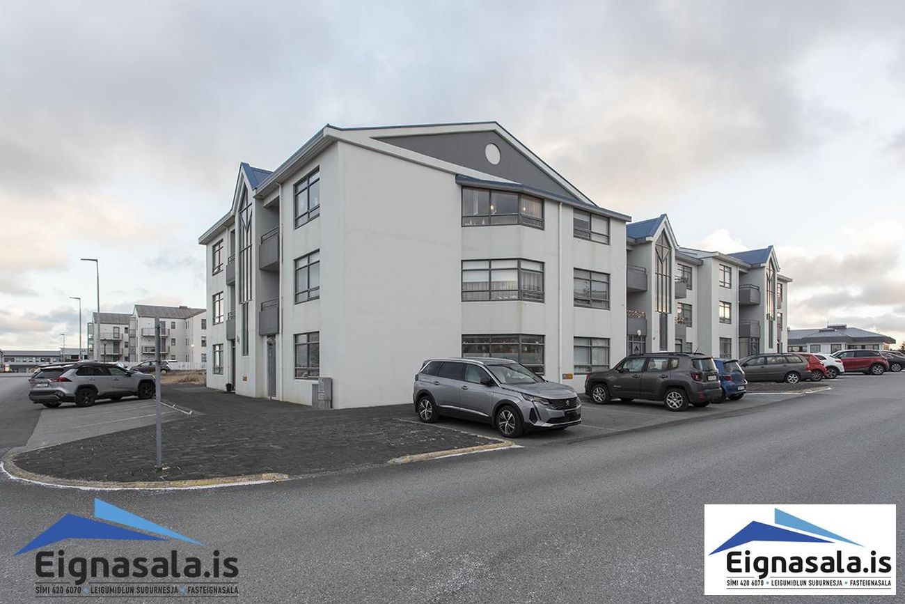 Kirkjuvegur 10, 230 Reykjanesbær