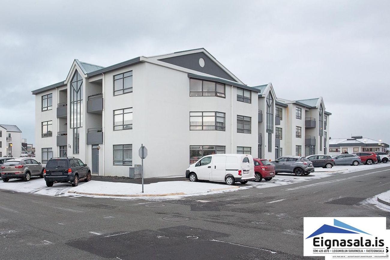 Kirkjuvegur 10, 230 Reykjanesbær