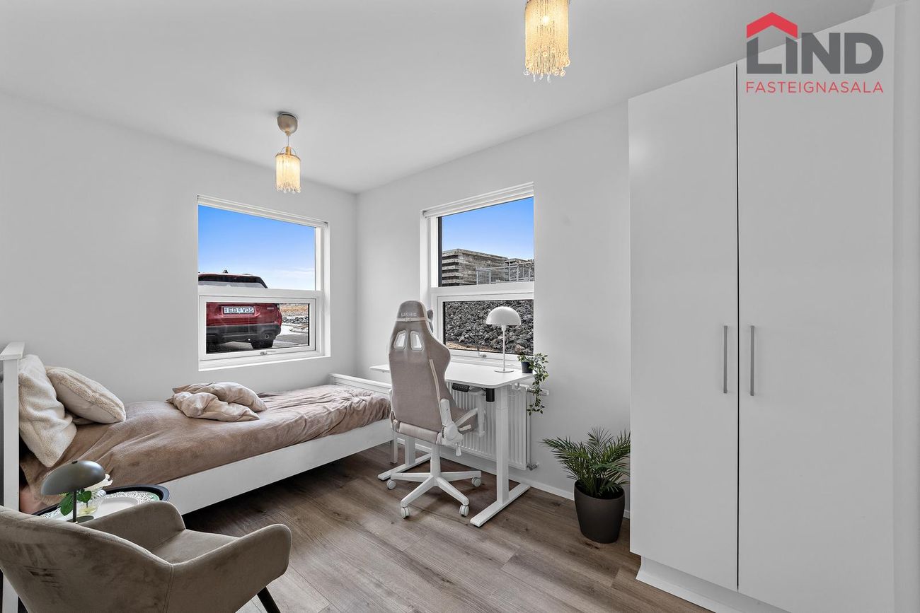 Dalsbraut 6, 260 Reykjanesbær